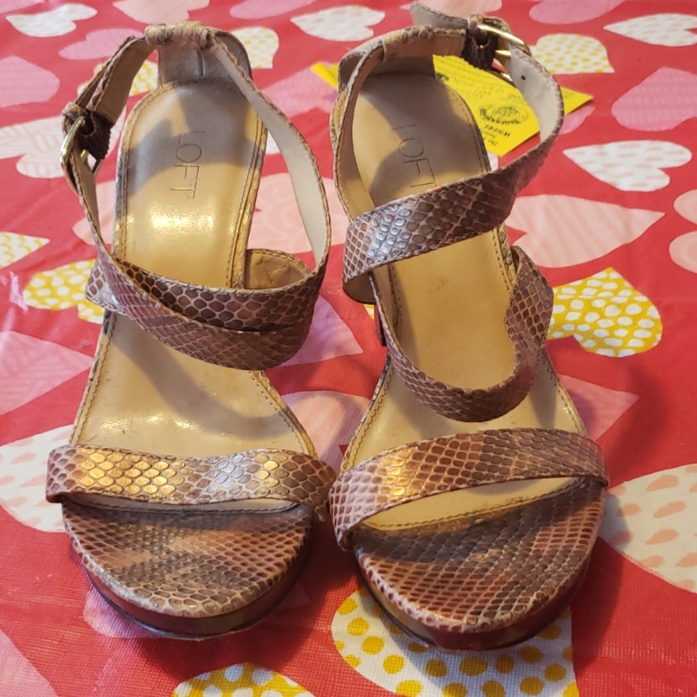 Super Sexy Snakeskin Sandles.